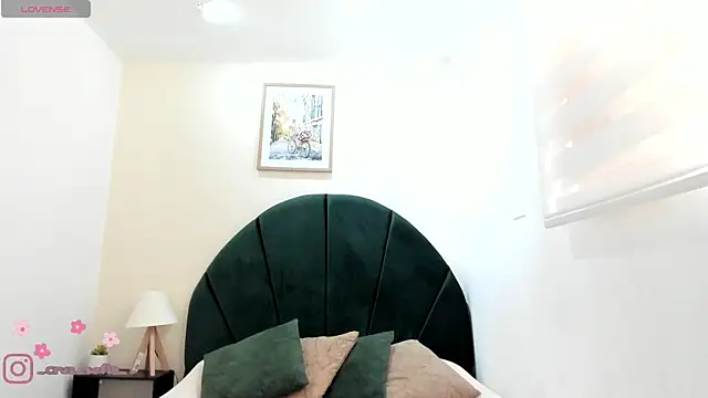 Snapshot of _AlejaCruz_ chatting on May 11, 2026, 6:05 pm AlejaCruz online show from May 11, 2026, 6:05 pm