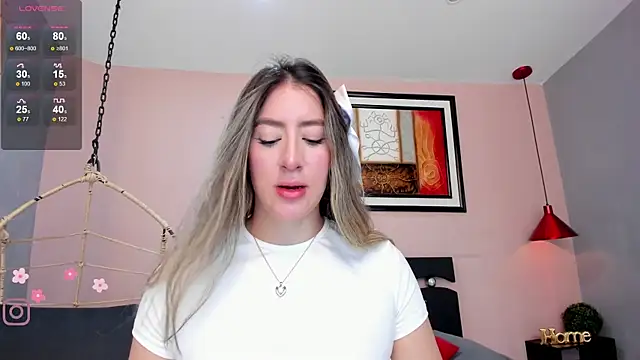 Snapshot of _AlejaCruz_ chatting on May 1, 2026, 5:40 pm AlejaCruz online show from May 1, 2026, 5:40 pm