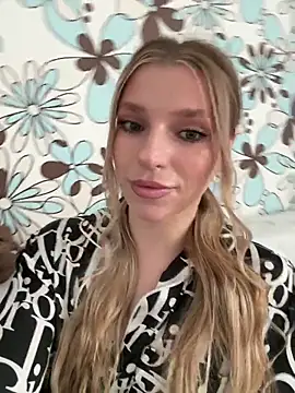 Snapshot of adel_secret chatting on April 25, 2026, 11:35 am adel secret online show from April 25, 2026, 11:35 am