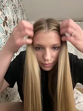 Snapshot of adel_secret chatting on April 17, 2026, 8:22 pm adel secret online show from April 17, 2026, 8:22 pm