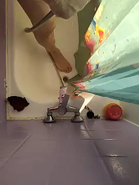 Snapshot of claudemichel chatting on November 10, 2025, 9:58 am claudemichel online show from November 10, 2025, 9:58 am