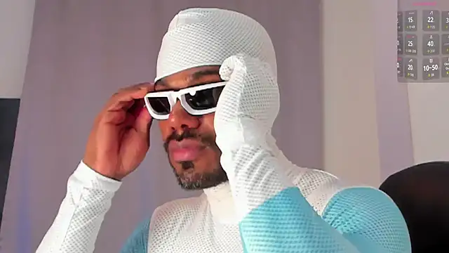 Ganiimedes online show from October 31, 2025, 8:05 pm