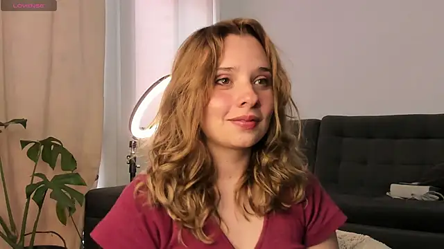 Snapshot of Sophy_Bunny chatting on March 14, 2025, 8:38 pm Sophy Bunny online show from March 14, 2025, 8:38 pm