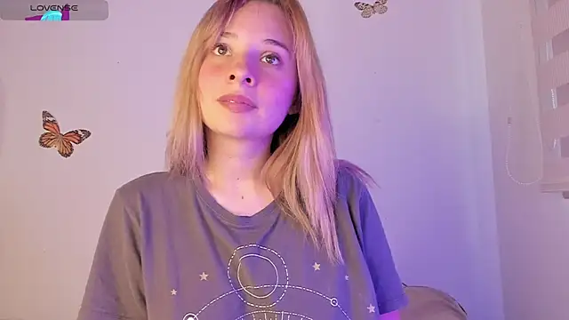 Snapshot of Sophy_Bunny chatting on December 26, 2024, 9:04 pm Sophy Bunny online show from December 26, 2024, 9:04 pm