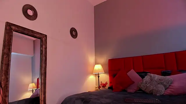 Violetta Nur online show from April 9, 2026, 8:48 pm