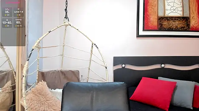 Snapshot of _LaraMom_ chatting on February 3, 2026, 7:41 pm LaraMom online show from February 3, 2026, 7:41 pm