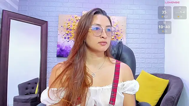  LaraMom  online show from March 21, 2026, 7:40 pm