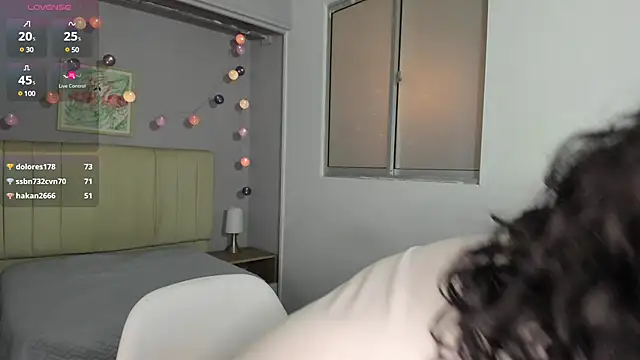 Snapshot of ema_saenz chatting on February 21, 2025, 8:05 pm ema saenz online show from February 21, 2025, 8:05 pm