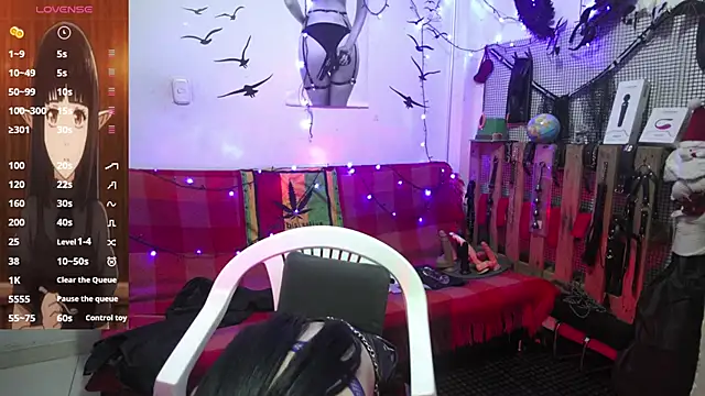  Hanna white  online show from November 25, 2025, 2:23 am