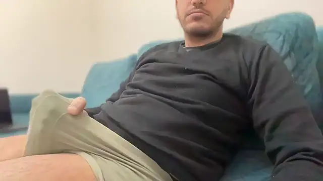 Snapshot of Mooka69 chatting on February 25, 2025, 8:25 am Mooka69 online show from February 25, 2025, 8:25 am