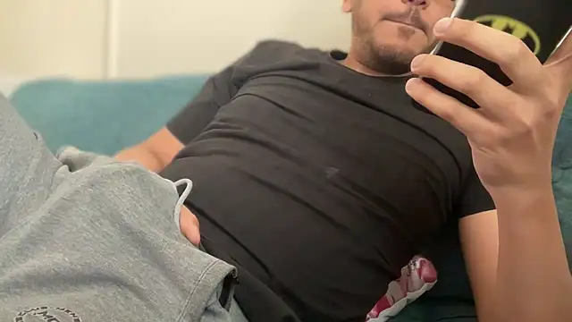 Snapshot of Mooka69 chatting on February 12, 2026, 8:36 am Mooka69 online show from February 12, 2026, 8:36 am