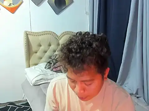 Snapshot of asian_sweetboy chatting on November 24, 2025, 5:18 am asian sweetboy online show from November 24, 2025, 5:18 am