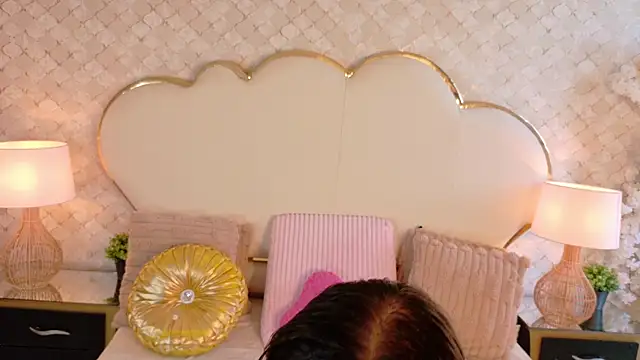 Snapshot of MayraVegas chatting on May 27, 2026, 1:51 pm MayraVegas online show from May 27, 2026, 1:51 pm