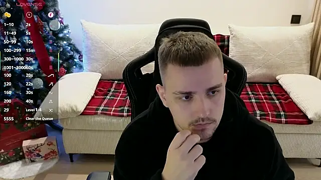 Snapshot of Larstar01 chatting on February 5, 2026, 5:03 am Larstar01 online show from February 5, 2026, 5:03 am