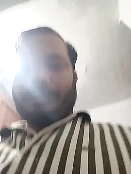 Snapshot of DeepakXxxR86 chatting on December 17, 2025, 5:51 pm DeepakXxxR86 online show from December 17, 2025, 5:51 pm