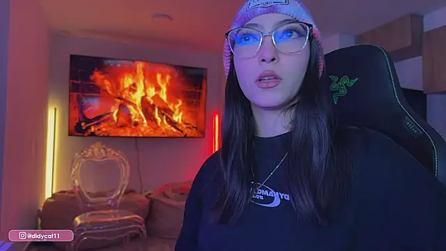 MarianaBranzz online show from March 18, 2026, 7:15 pm