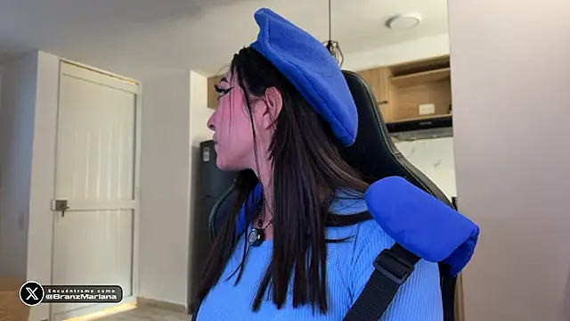 MarianaBranzz online show from March 9, 2026, 2:20 pm