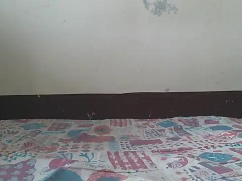 triangle0623 online show from November 3, 2025, 8:40 am