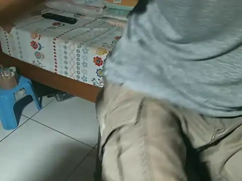 triangle0623 online show from October 25, 2025, 9:41 am