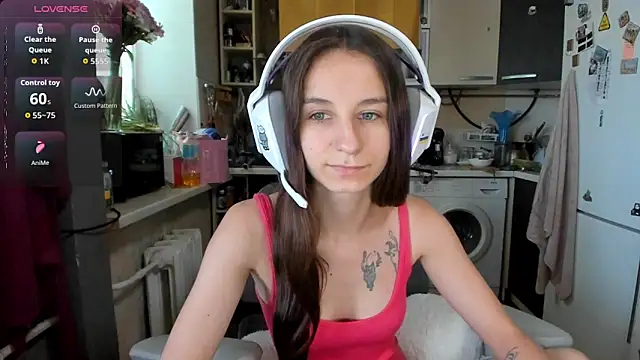 Snapshot of _Nika_Kik chatting on June 24, 2026, 1:43 pm Nika Kik online show from June 24, 2026, 1:43 pm