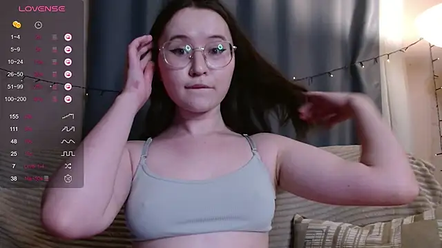 Snapshot of Honey_Iris_ chatting on December 27, 2024, 4:32 pm Honey Iris online show from December 27, 2024, 4:32 pm