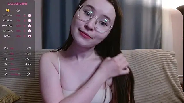 Snapshot of Honey_Iris_ chatting on January 28, 2025, 5:35 pm Honey Iris online show from January 28, 2025, 5:35 pm