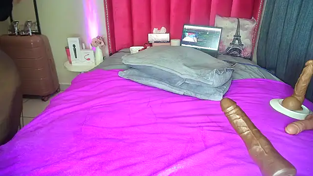 YummyThick Yanaya online show from July 7, 2026, 11:41 pm