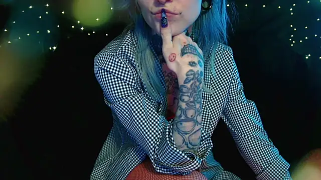 Littlespacemouse online show from November 30, 2025, 9:59 pm