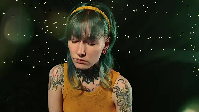 Littlespacemouse online show from December 4, 2025, 11:53 am