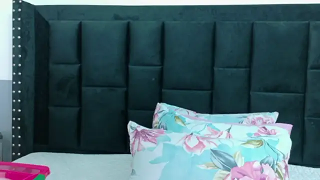 Snapshot of kinkyhousewifee chatting on March 15, 2026, 11:50 am kinkyhousewifee online show from March 15, 2026, 11:50 am