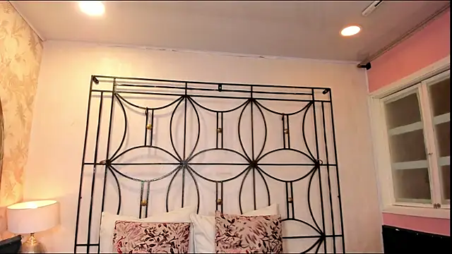 nahomi sweett online show from October 6, 2025, 11:00 am