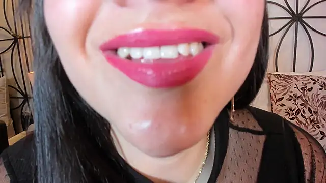 nahomi sweett online show from September 25, 2025, 11:05 am