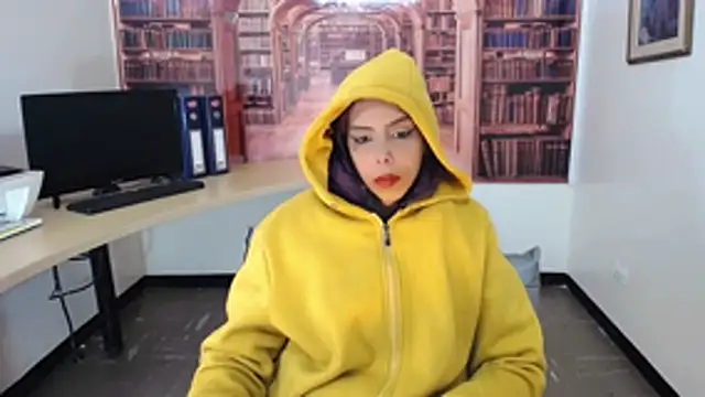 Snapshot of Catalella_Ar chatting on December 19, 2025, 3:54 am Catalella Ar online show from December 19, 2025, 3:54 am