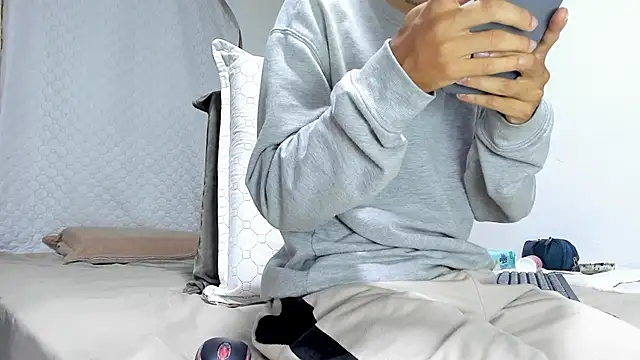 Aronxxs online show from February 27, 2025, 11:06 am