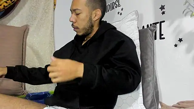 Aronxxs online show from October 2, 2025, 10:07 am