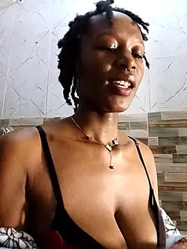 Snapshot of Ayrella02 chatting on October 12, 2025, 5:47 pm Ayrella02 online show from October 12, 2025, 5:47 pm