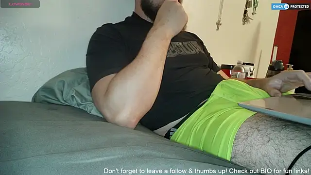 dikdowndaddy online show from April 20, 2026, 8:39 am