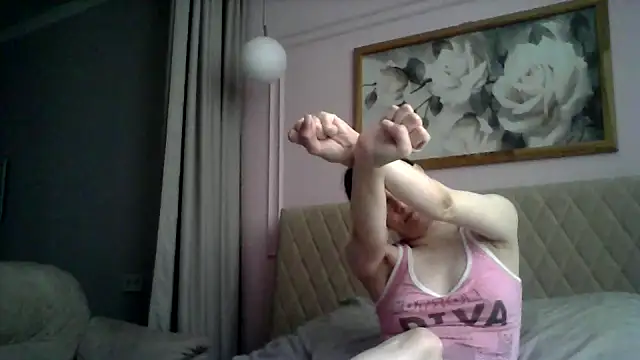 SunElizabeth online show from March 5, 2025, 10:11 am