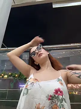 Snapshot of Mon_Cherry chatting on December 17, 2025, 12:04 am Mon Cherry online show from December 17, 2025, 12:04 am