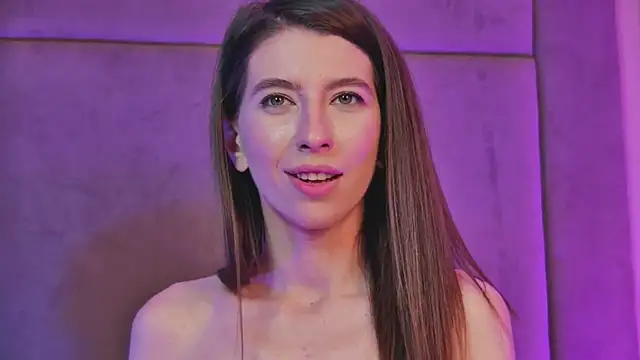 Snapshot of LunaWills_ chatting on March 12, 2025, 11:21 am LunaWills online show from March 12, 2025, 11:21 am