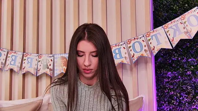 Snapshot of LunaWills_ chatting on September 29, 2025, 4:30 am LunaWills online show from September 29, 2025, 4:30 am