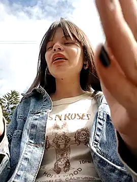 Snapshot of Violeta_12- chatting on November 14, 2025, 7:06 pm Violeta 12- online show from November 14, 2025, 7:06 pm