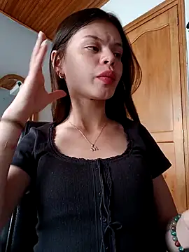 Snapshot of Violeta_12- chatting on May 27, 2026, 9:55 pm Violeta 12- online show from May 27, 2026, 9:55 pm