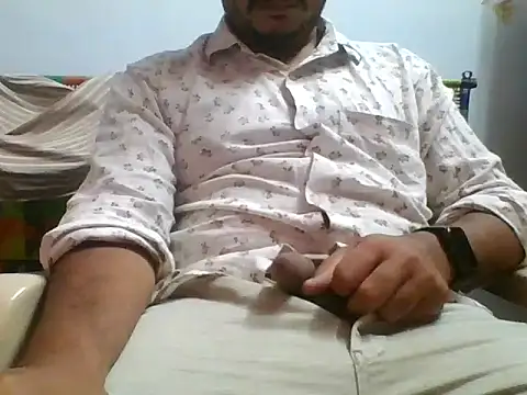 Snapshot of naughtymike0007 chatting on November 24, 2025, 2:28 pm naughtymike0007 online show from November 24, 2025, 2:28 pm