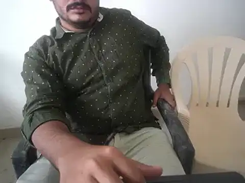 Snapshot of naughtymike0007 chatting on November 26, 2025, 8:47 am naughtymike0007 online show from November 26, 2025, 8:47 am