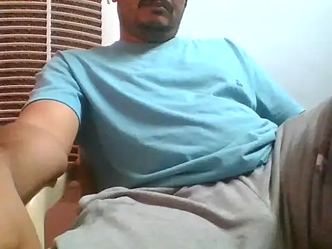 Snapshot of naughtymike0007 chatting on November 19, 2025, 3:34 pm naughtymike0007 online show from November 19, 2025, 3:34 pm