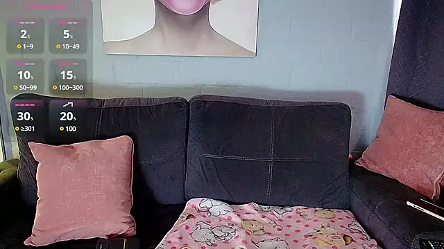 Snapshot of rousebonnett chatting on March 12, 2025, 4:56 pm rousebonnett online show from March 12, 2025, 4:56 pm