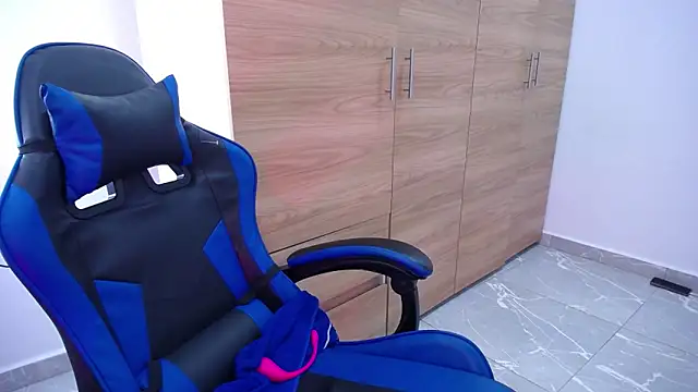 Snapshot of Deiisy_Queen chatting on November 18, 2025, 10:24 pm Deiisy Queen online show from November 18, 2025, 10:24 pm