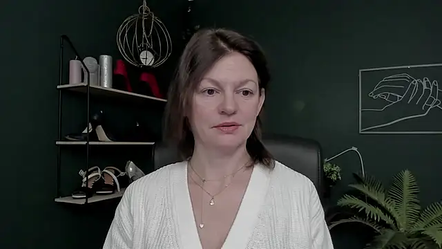 VivianWILD online show from November 25, 2025, 6:47 am