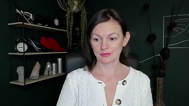 VivianWILD online show from March 21, 2025, 6:49 am